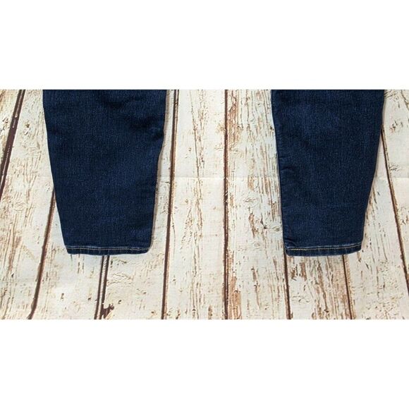 Signature Levi Strauss Womens 26x30 Totally Shaping Pull On Skinny Denim Jeans - Picture 5 of 8